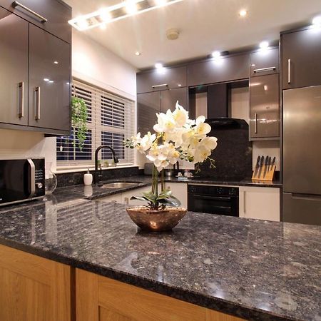 Nice 2 Bed House, Office, Wi-Fi, Free Parking ベルファスト エクステリア 写真